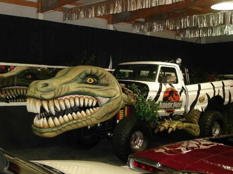 Illustration for article titled A List of All the Jurassic Park Liveried Vehicles I Could Find